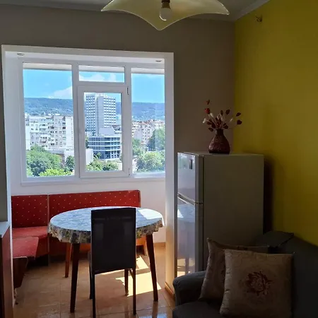 Lily's * Варна