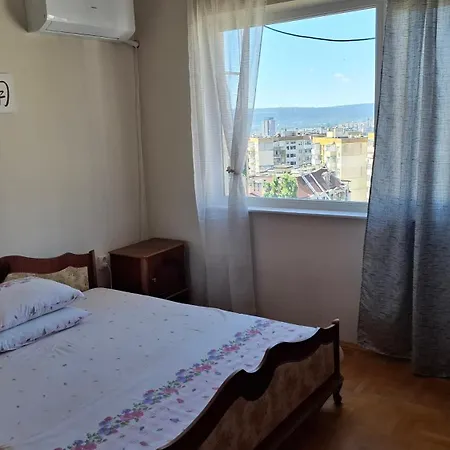 Lily's Варна